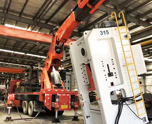 抱罗镇附近随车吊出租，轻松解决运输难题